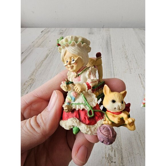 Enesco Mrs Claus North Pole elk village figurine zimnicki set cat rocking chair - Picture 9 of 10